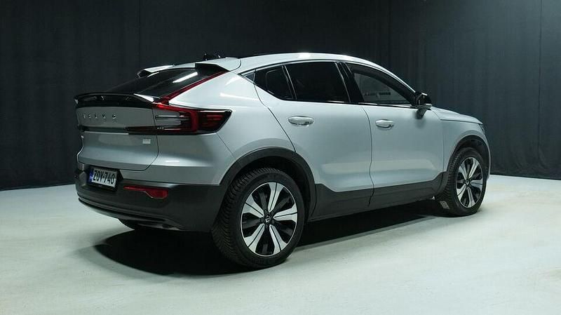 Käytetty Volvo C40 Core 169 kW (231 HP) 2023 Katumaasturi