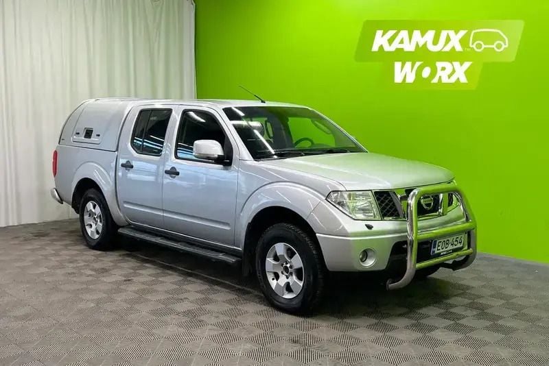 Hopea / harmaa Käytetty 2008 Nissan Navara Nouto | 15 900 € (Hieman kallis) - Kuva 1/4