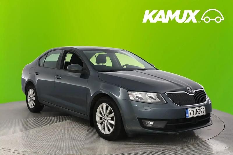 Hopea / harmaa Käytetty 2017 Skoda Octavia Ambition Sedan | 11 990 € (Supertarjous) - Kuva 1/4