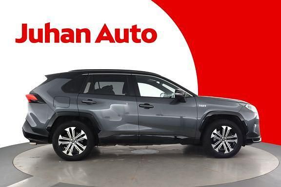 Käytetty Toyota RAV4 Premium 302 HP (222 kW) 2022 Harmaa Katumaasturi