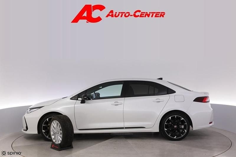 Käytetty Toyota Corolla Business Edition 122 HP (89 kW) 2023 Valkoinen Sedan