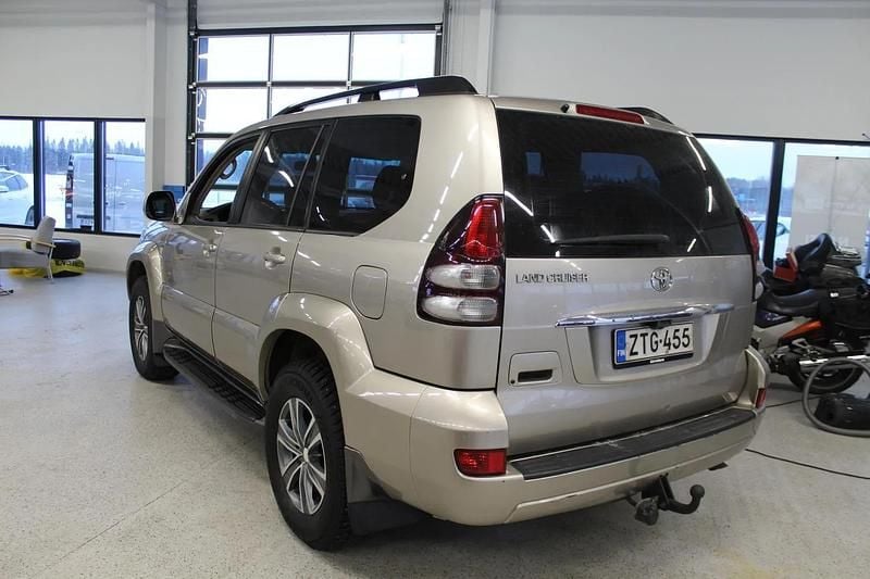 Käytetty Toyota Land Cruiser Luxury 163 HP (119 kW) 2004 Keltainen Van