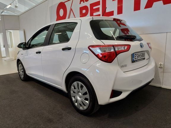 Käytetty Toyota Yaris Life 72 HP (52 kW) 2020 Valkoinen Viistoperä