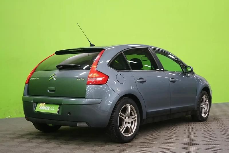 Käytetty Citroën C4 140 HP (102 kW) 2006 Hopea / harmaa Sedan