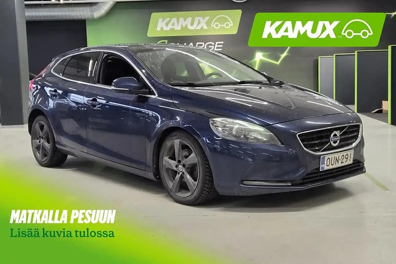 Käytetty Volvo V40 Business Edition 114 HP (83 kW) 2015 Sininen Sedan