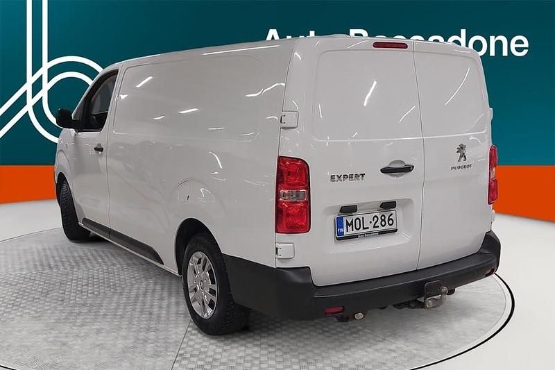 Käytetty Peugeot Expert 144 HP (105 kW) 2022 Van