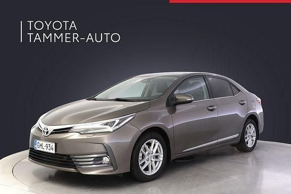 Harmaa Käytetty 2017 Toyota Corolla Anniversary Sedan | 16 480 € (Perustarjous) - Kuva 1/4