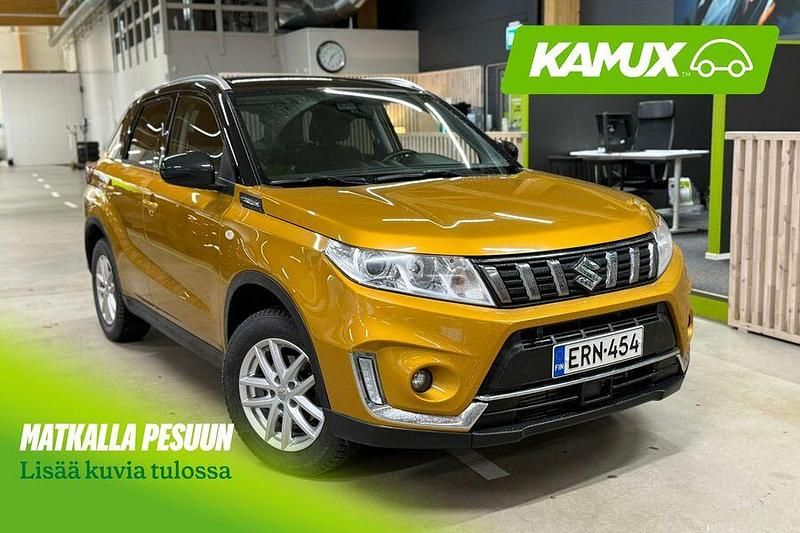 Keltainen / beige Käytetty 2020 Suzuki Vitara GL Sedan | 22 490 € (Perustarjous) - Kuva 1/4