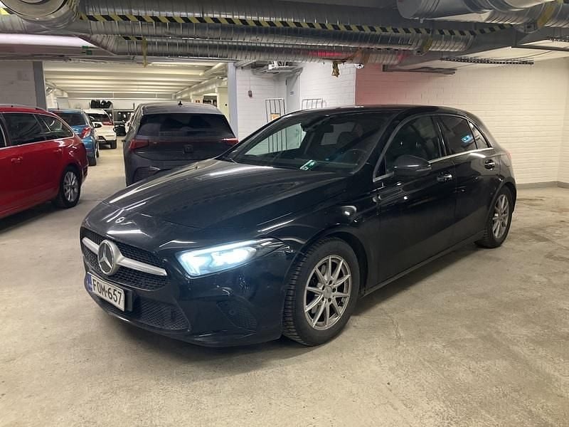 Käytetty 2020 Mercedes A180 Business Viistoperä | 18 890 € (Hyvä tarjous) - Kuva 1/3
