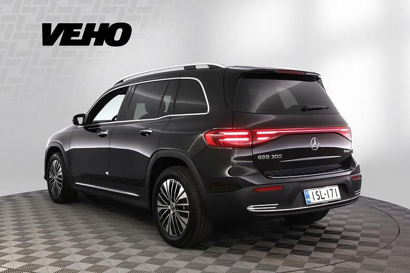 Käytetty Mercedes EQB300 Advanced Plus 167 kW (228 HP) 2025 Musta Katumaasturi