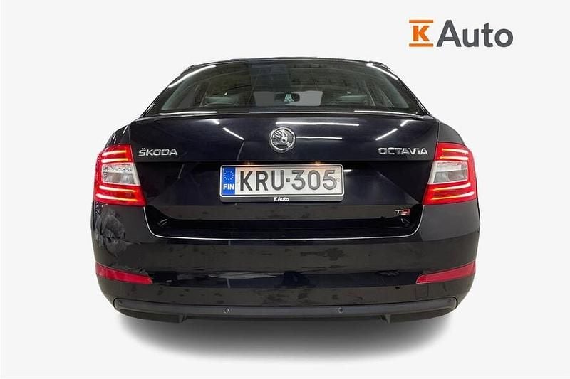Käytetty Skoda Octavia Elegance 180 HP (132 kW) 2013 Musta Viistoperä