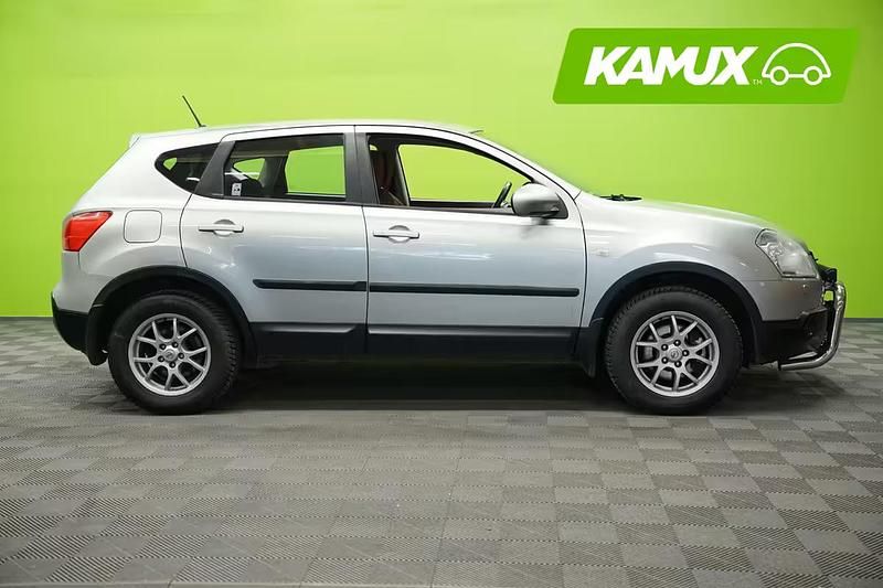 Käytetty Nissan Qashqai Acenta 150 HP (110 kW) 2008 Hopea / harmaa Katumaasturi