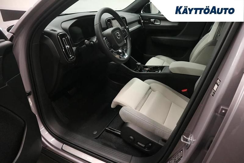 Käytetty Volvo EX40 Plus 185 kW (252 HP) 2026 Aurora silver Katumaasturi