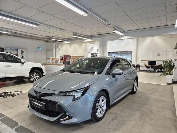 Käytetty Toyota Corolla Multidrive S 114 HP (83 kW) 2019 Harmaa Viistoperä