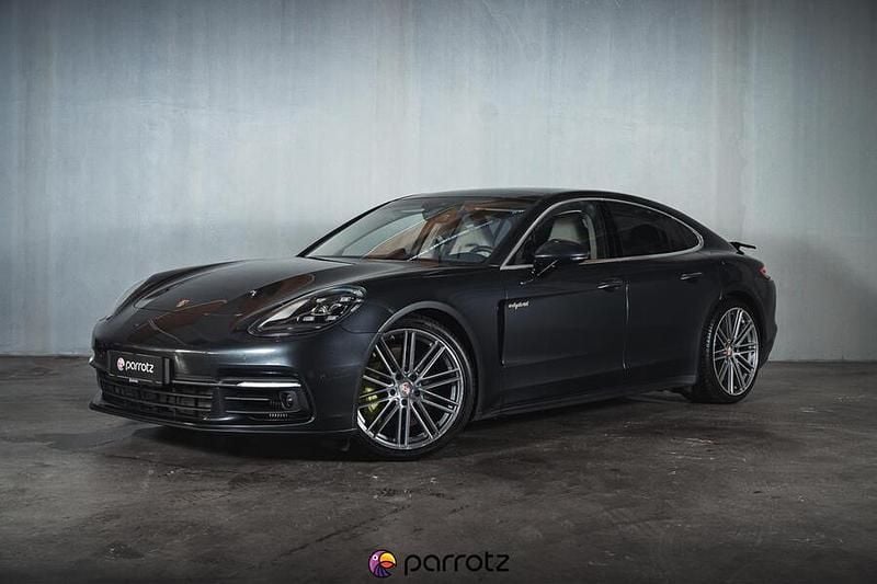 Käytetty Porsche Panamera 4 Sport 330 HP (242 kW) 2018 Sedan