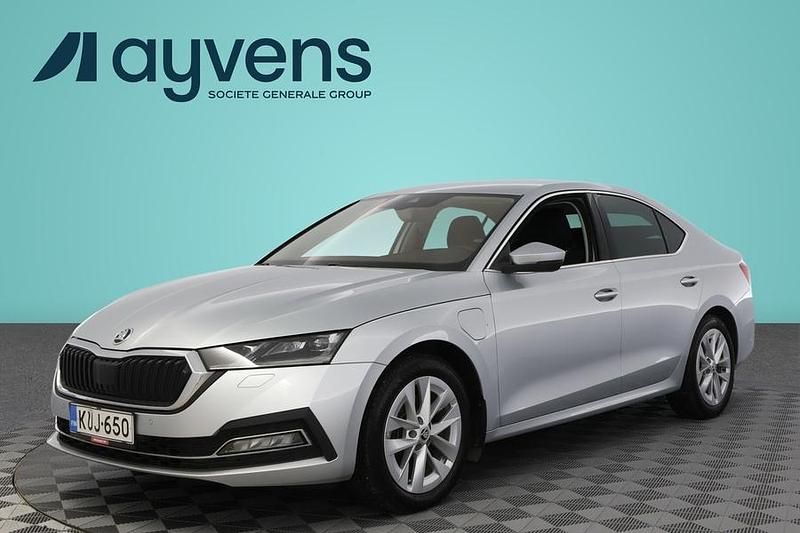 Käytetty Skoda Octavia Style 150 HP (110 kW) 2021 Harmaa Sedan
