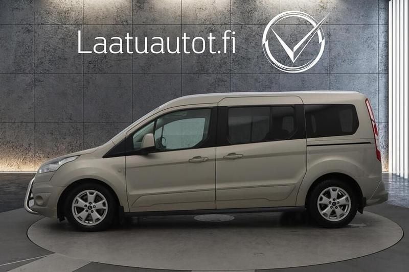 Käytetty Ford Grand Tourneo Connect Titanium 120 HP (88 kW) 2016 Tila-auto