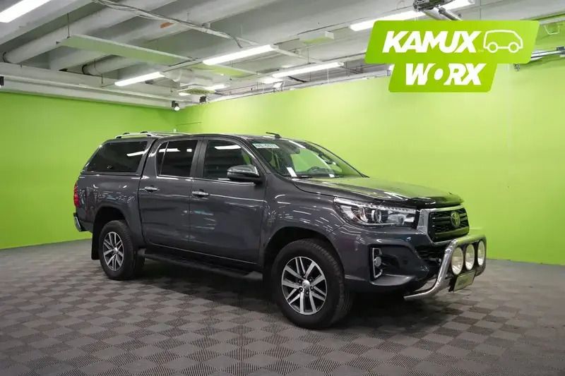 Hopea / harmaa Käytetty 2019 Toyota HiLux Premium Nouto | 43 900 € (Kallis) - Kuva 1/4