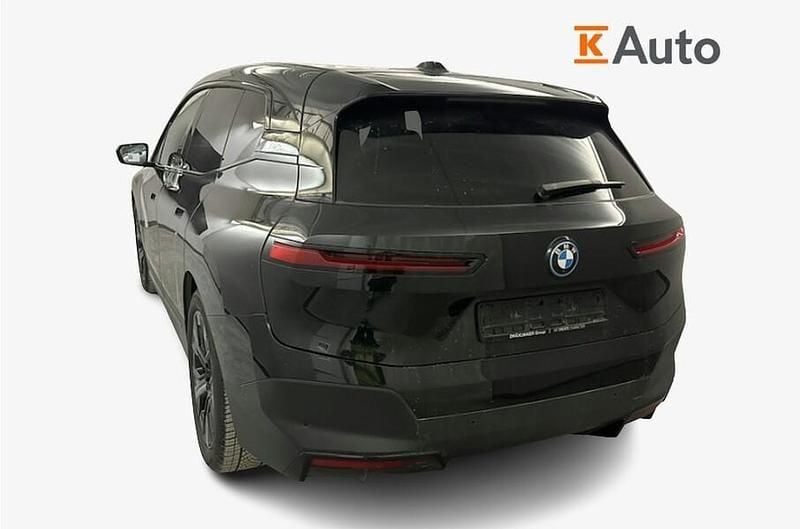 Käytetty BMW iX 239 kW (326 HP) 2022 Musta Katumaasturi