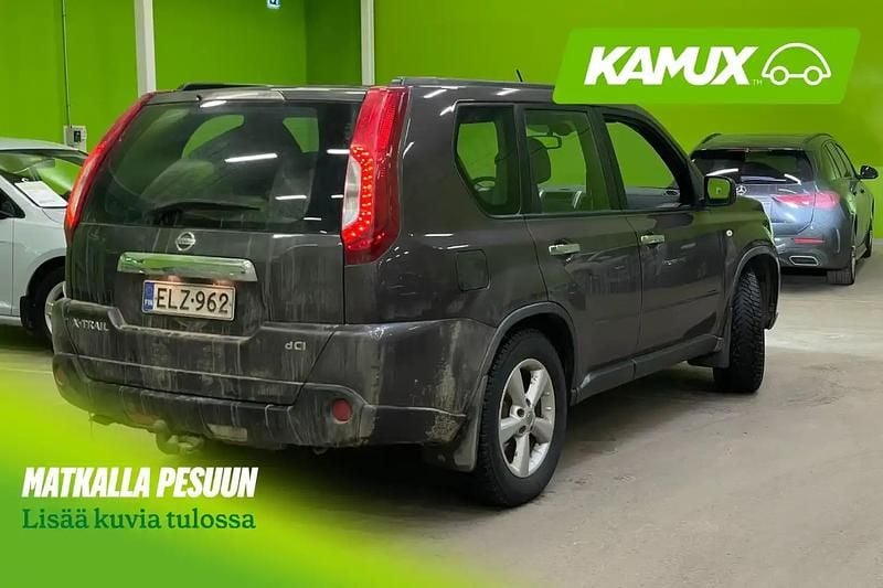 Käytetty Nissan X-Trail SE 150 HP (110 kW) 2011 Hopea / harmaa Katumaasturi