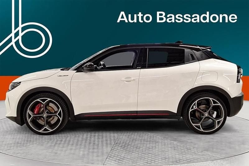 Käytetty Alfa Romeo Junior Veloce 207 kW (282 HP) 2025 Katumaasturi