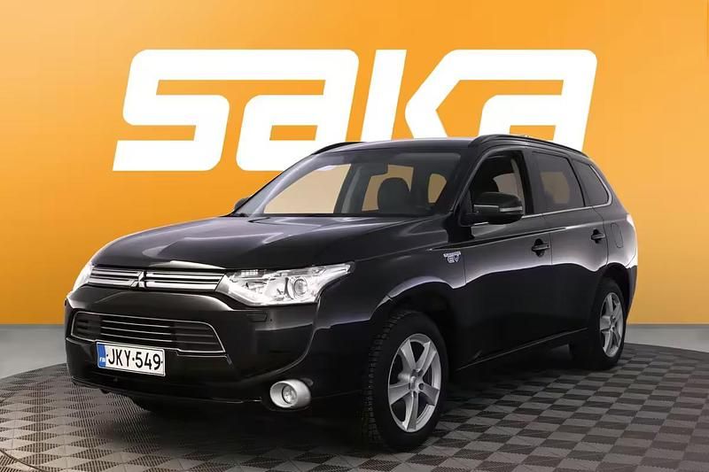 Käytetty Mitsubishi Outlander P-HEV Instyle 200 HP (147 kW) 2014 Farmari