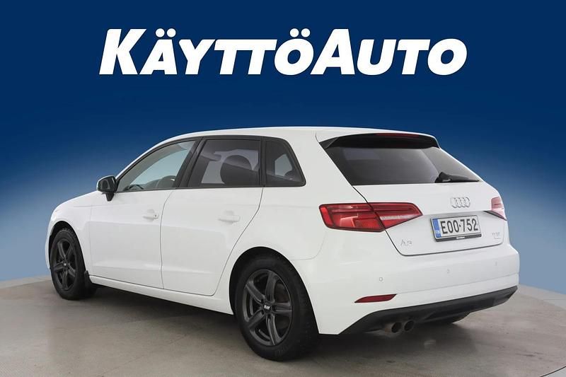 Käytetty Audi A3 Sportback Business 150 HP (110 kW) 2017 Valkoinen Viistoperä