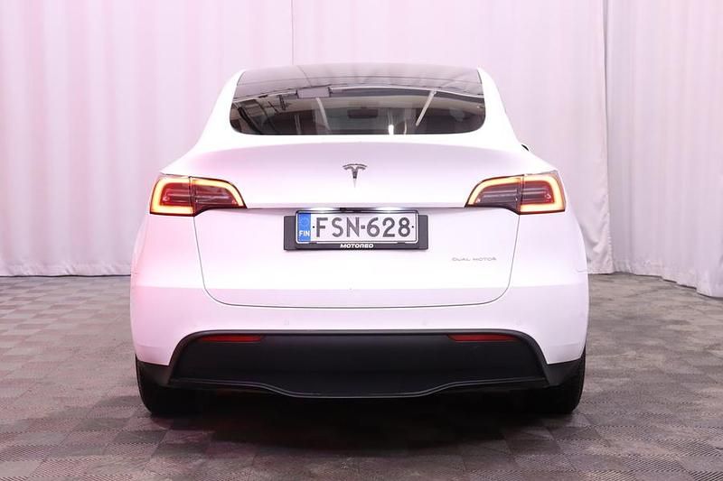 Käytetty Tesla Model Y 258 kW (351 HP) 2022 Katumaasturi