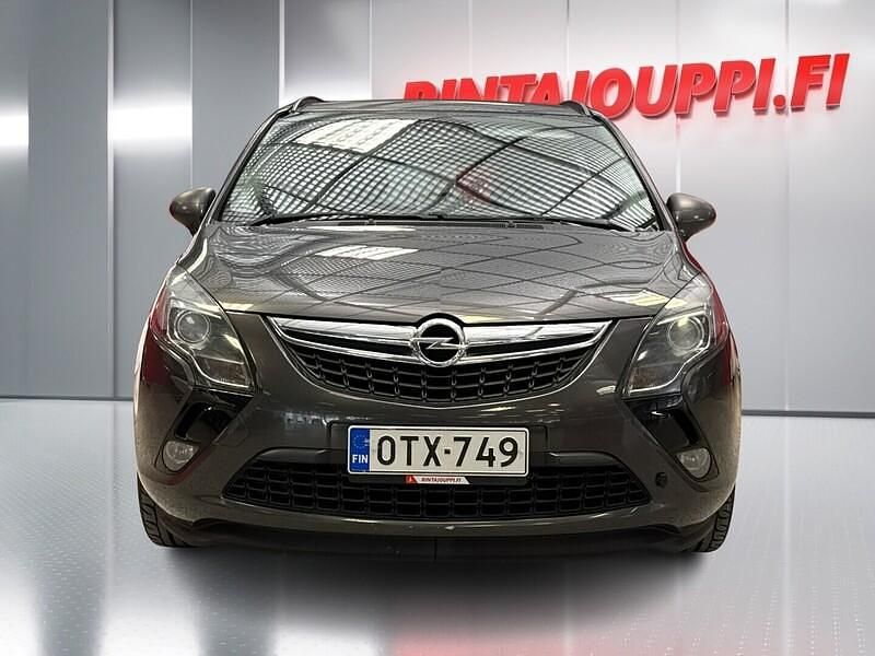 Käytetty Opel Zafira Tourer Enjoy 140 HP (102 kW) 2013 Tila-auto