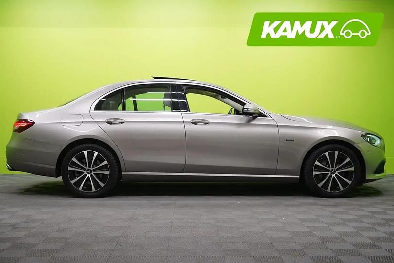 Käytetty Mercedes E300 Avantgarde 211 HP (155 kW) 2021 Hopea / harmaa Sedan