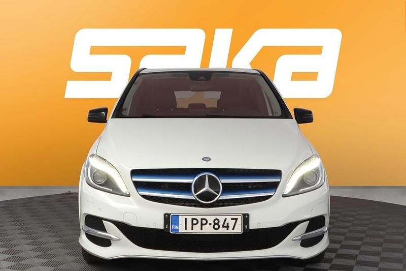 Käytetty Mercedes B250e 132 kW (180 HP) 2015 Tila-auto