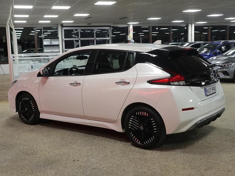 Käytetty Nissan Leaf N-Connecta 110 kW (150 HP) 2022 Valkoinen Viistoperä