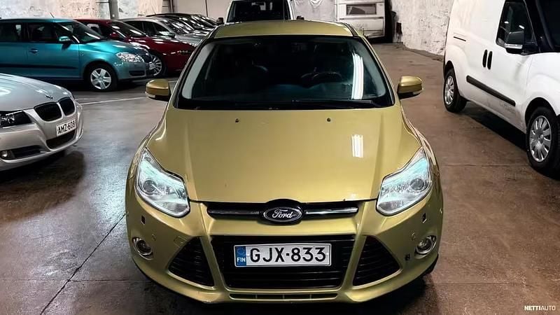 Käytetty Ford Focus Titanium 150 HP (110 kW) 2011 Viistoperä