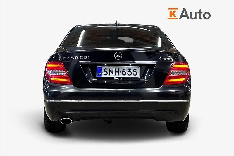 Käytetty Mercedes C250 204 HP (150 kW) 2011 Sedan