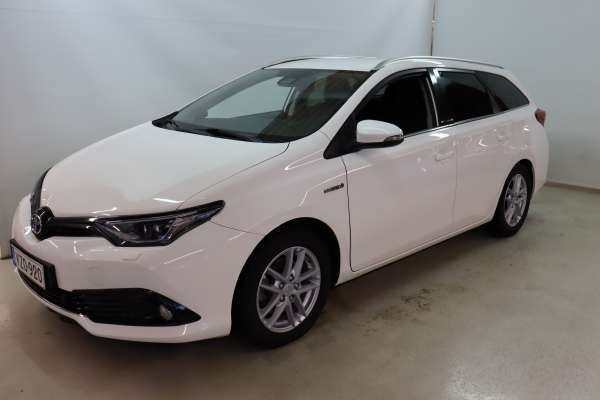 Valkoinen Käytetty 2017 Toyota Auris Touring Sports Active Farmari | 12 900 € (Perustarjous) - Kuva 1/4