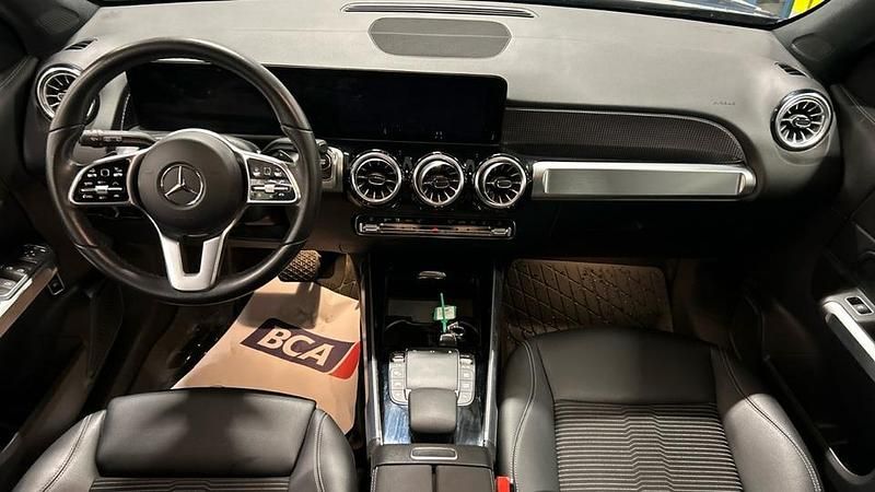 Käytetty Mercedes EQB300 Edition 167 kW (228 HP) 2023 Katumaasturi