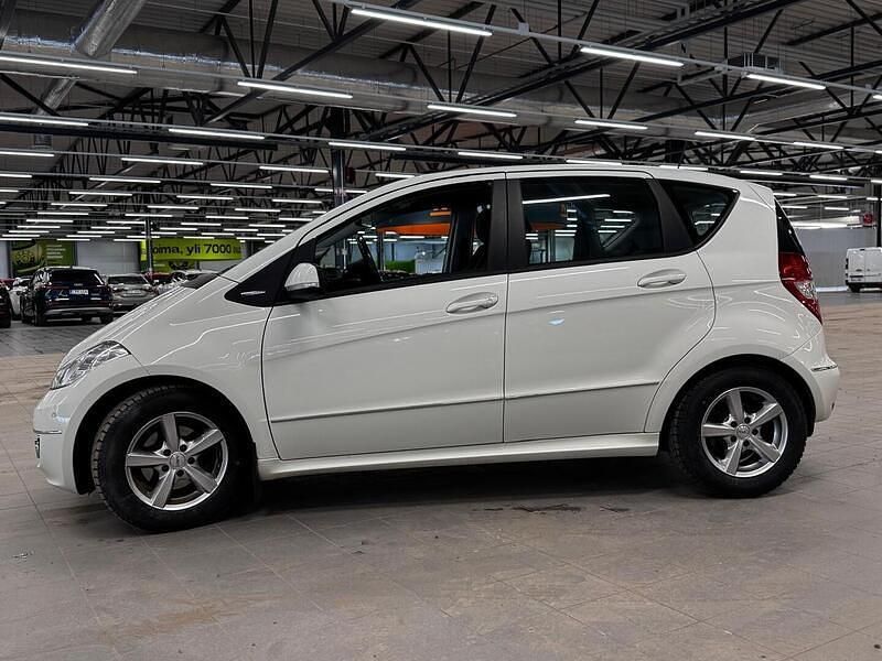 Käytetty Mercedes A160 Business 95 HP (69 kW) 2012 Tila-auto