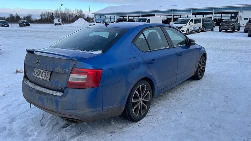 Käytetty Skoda Octavia RS 184 HP (135 kW) 2014 Sininen Viistoperä