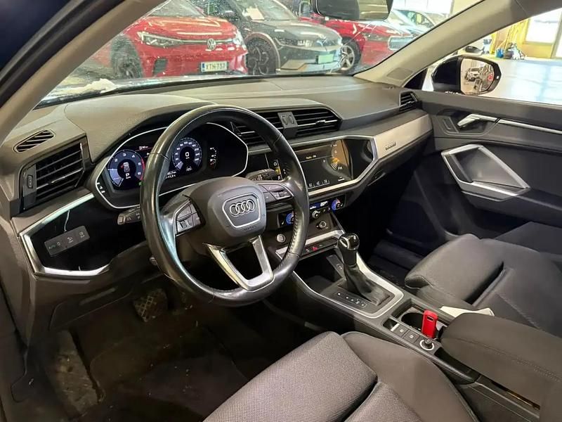 Käytetty Audi Q3 Advanced Plus 190 HP (139 kW) 2019 Musta Katumaasturi