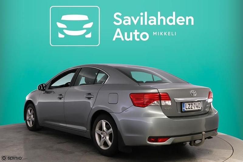 Käytetty Toyota Avensis Sol 147 HP (108 kW) 2012 Harmaa Sedan