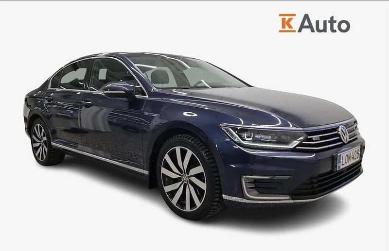 Käytetty VW Passat GTE 218 HP (160 kW) 2017 Sininen Sedan