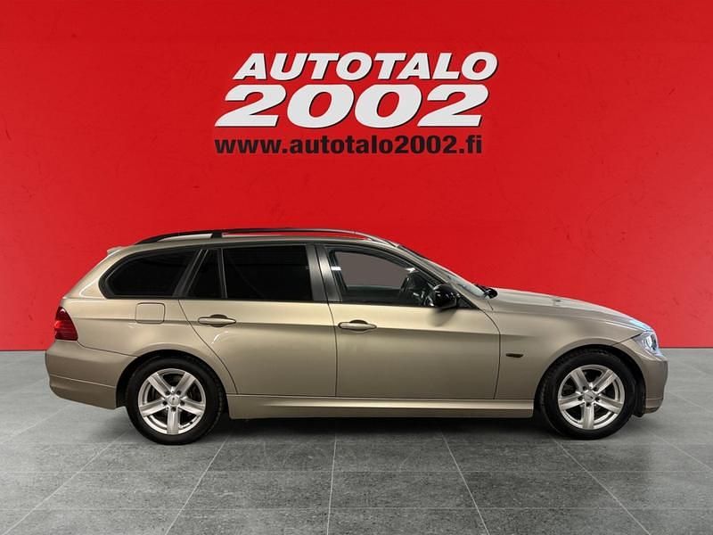 Käytetty BMW 318 Comfort Edition 143 HP (105 kW) 2010 Ruskea Farmari