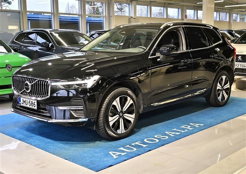 Musta Käytetty 2023 Volvo XC60 Plus Katumaasturi | 46 900 € (Kallis) - Kuva 1/4