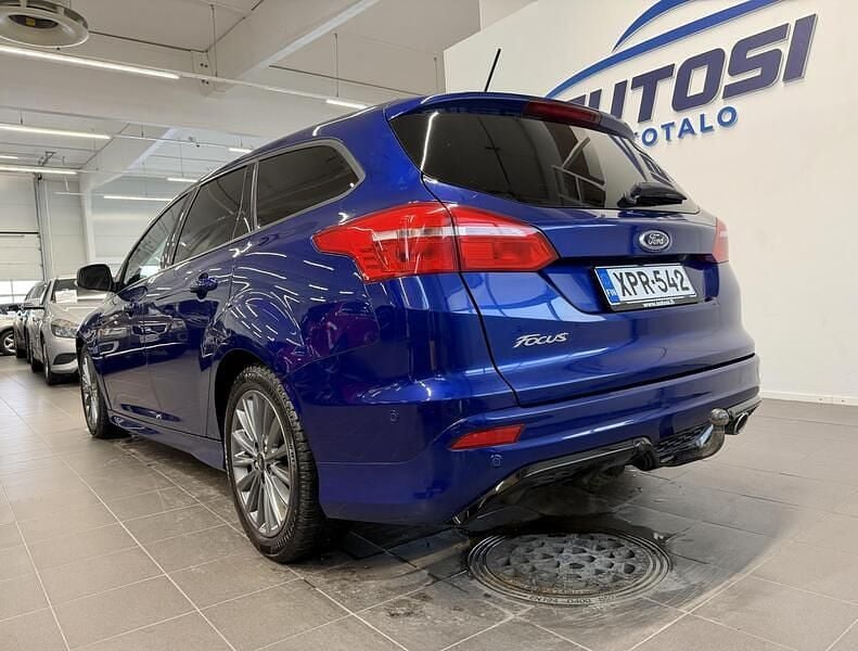 Käytetty Ford Focus ST-Line 150 HP (110 kW) 2018 Sininen Farmari