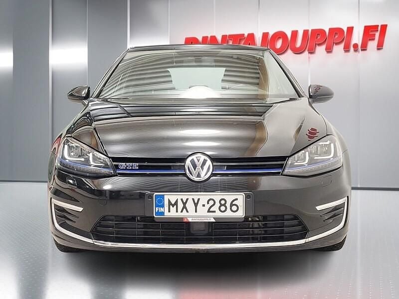 Käytetty VW Golf VII GTE 204 HP (150 kW) 2016 Musta Viistoperä