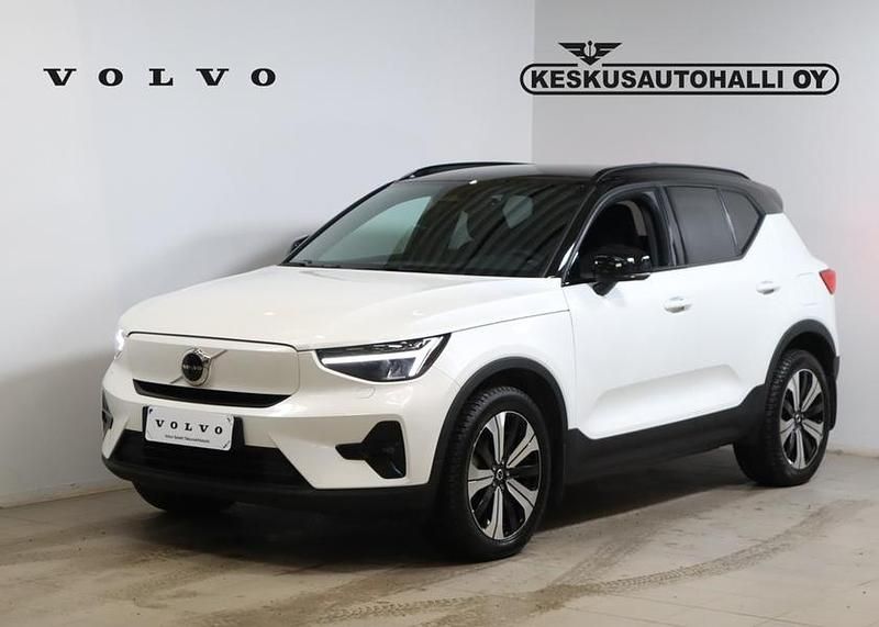 Käytetty Volvo XC40 Plus 169 kW (231 HP) 2023 Valkoinen Katumaasturi