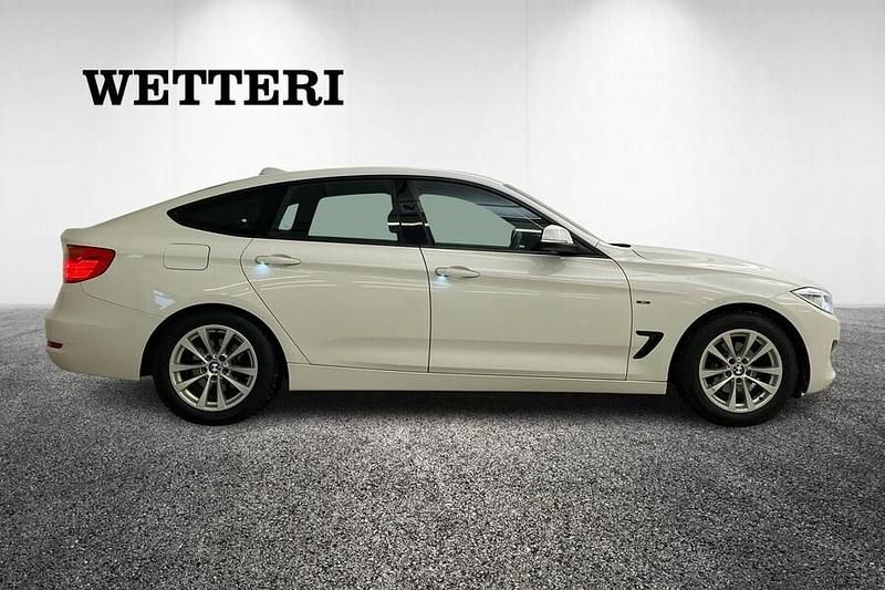Käytetty BMW 320 Gran Turismo Sport Line 184 HP (135 kW) 2013 Valkoinen Sedan