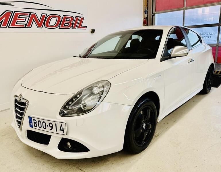 Käytetty Alfa Romeo Giulietta 170 HP (125 kW) 2011 Viistoperä