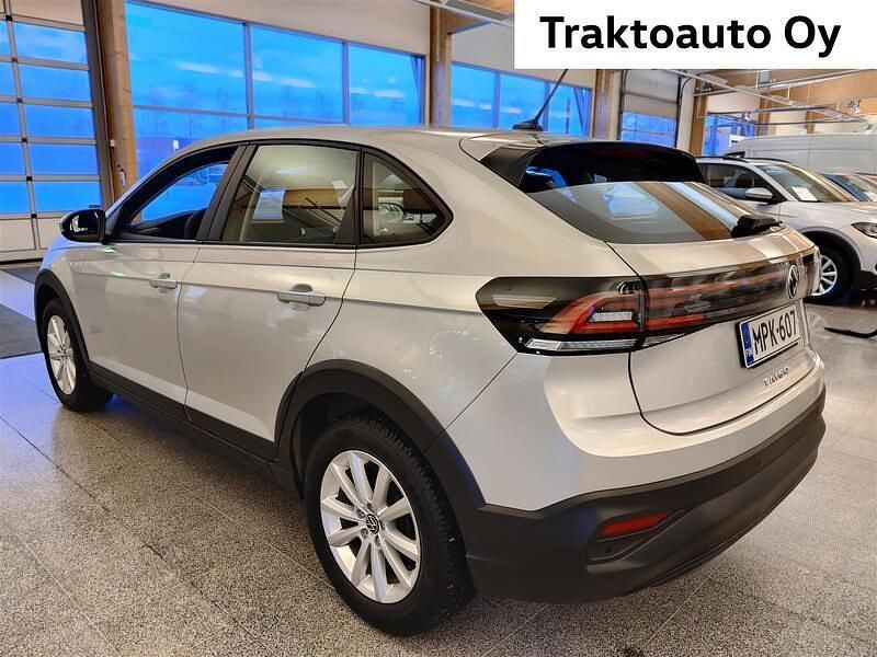 Käytetty VW Taigo Comfortline 95 HP (69 kW) 2023 Harmaa Katumaasturi