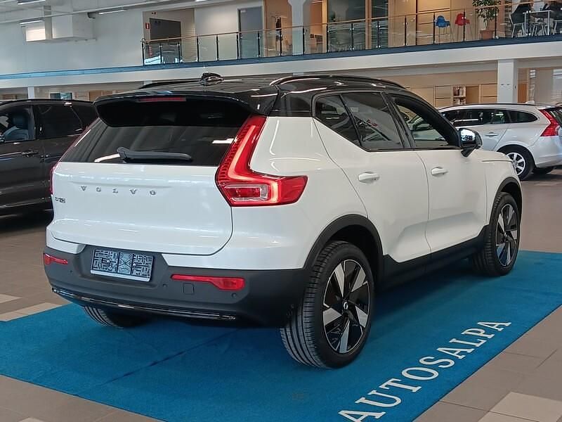 Käytetty Volvo EX40 Plus 300 kW (408 HP) 2025 Katumaasturi